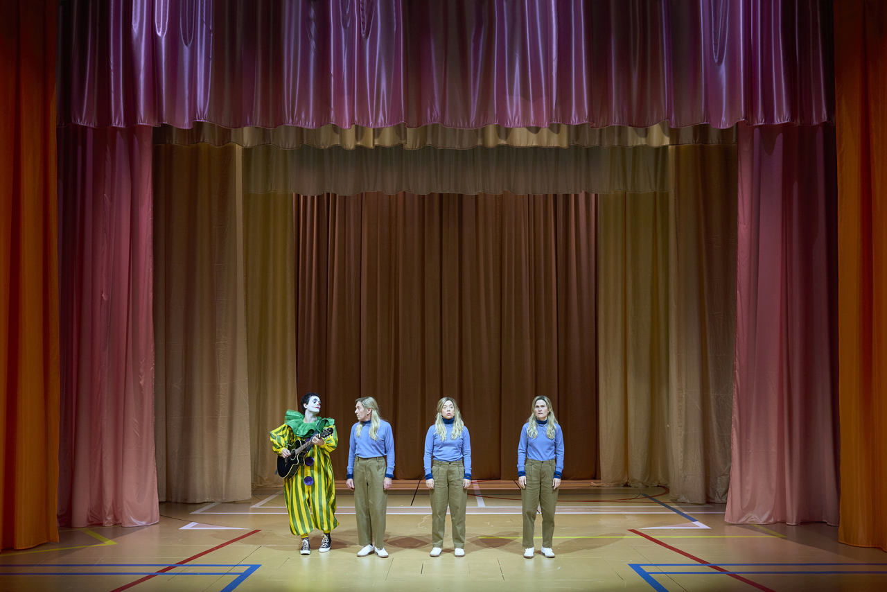 Skolekomedien - Aarhus Teater. Foto Mikkel Berg