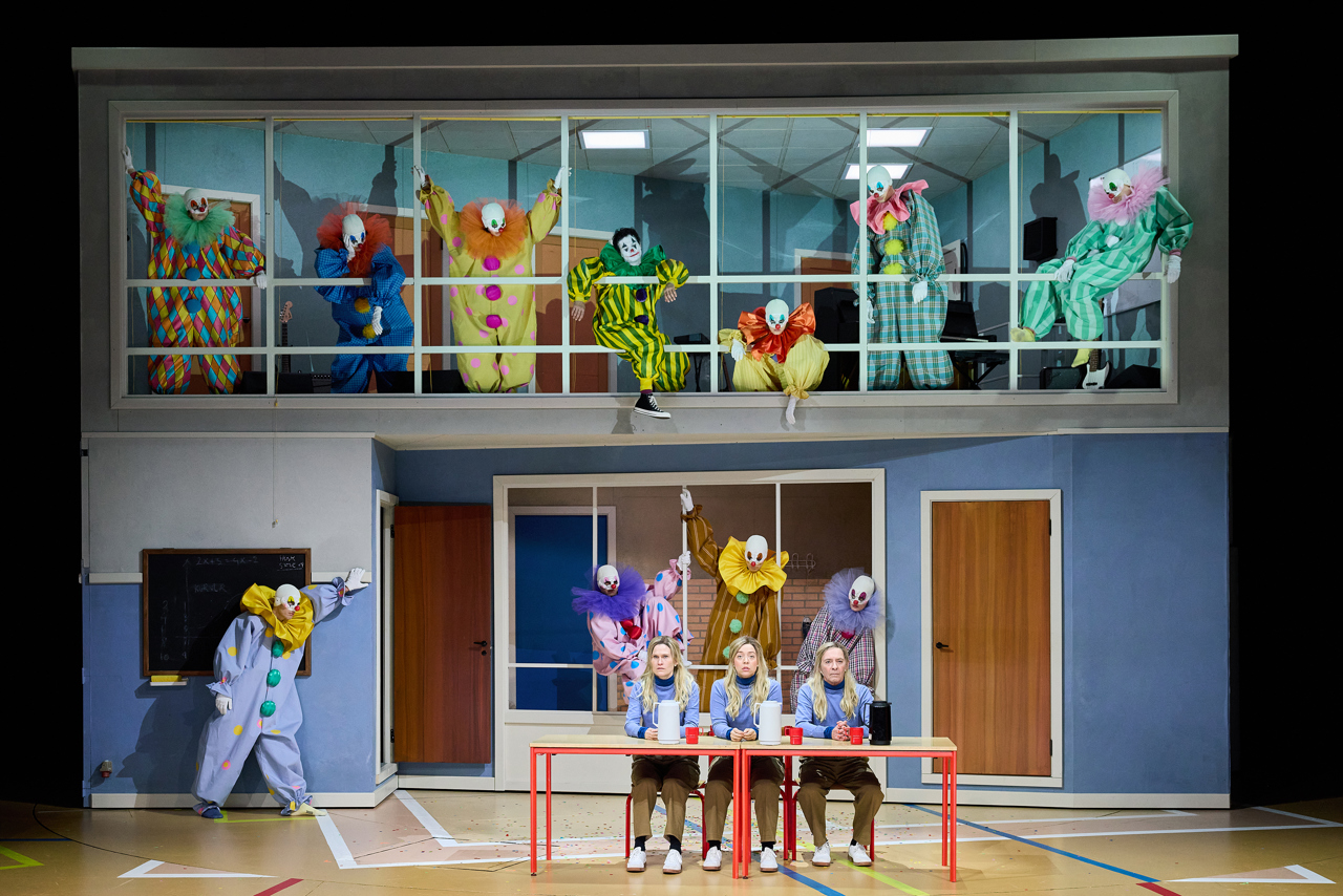 Skolekomedien - Aarhus Teater. Foto Mikkel Berg