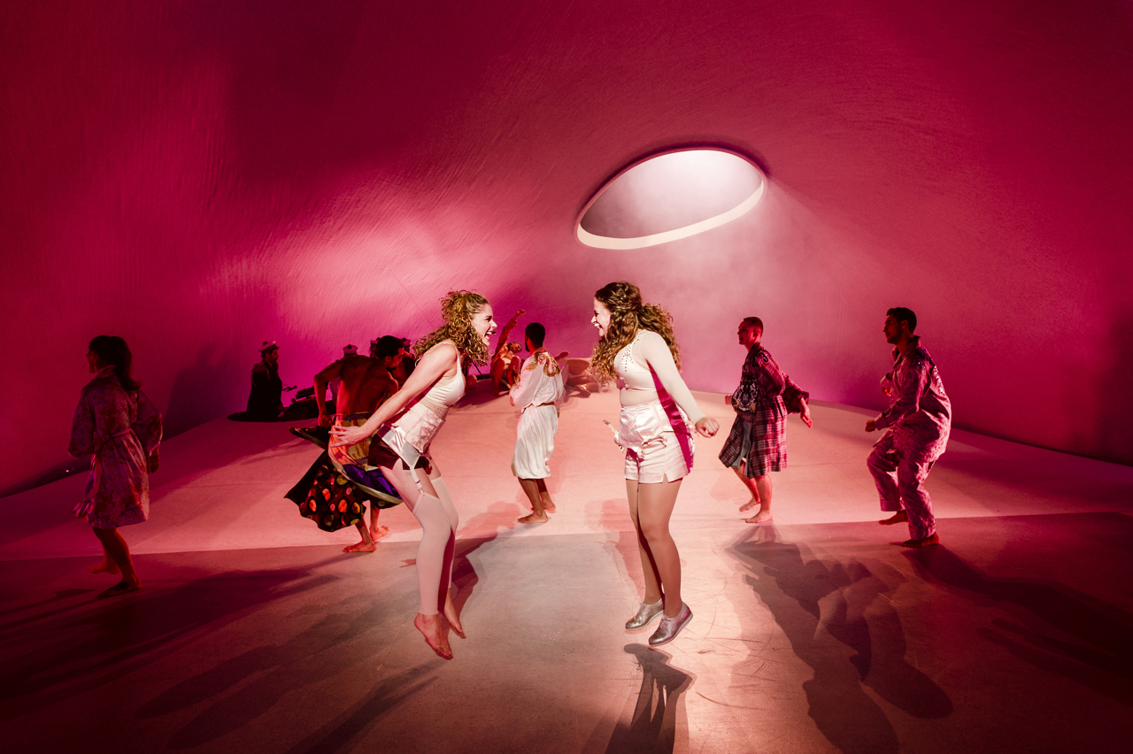 jeg er jo lige her aarhus teater foto Rumle Skafte