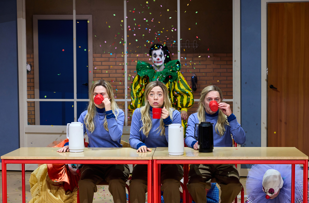 Skolekomedien - Aarhus Teater. Foto Mikkel Berg
